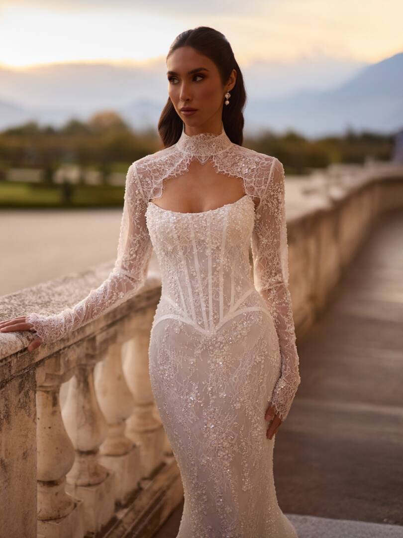3-ester-couture-romantic-wedding-dress-trumpet-chapel-train-sweetheart-neckline-with-illusion-lace-overlay-bridal-gown-dominiss-couture-arcana-domin