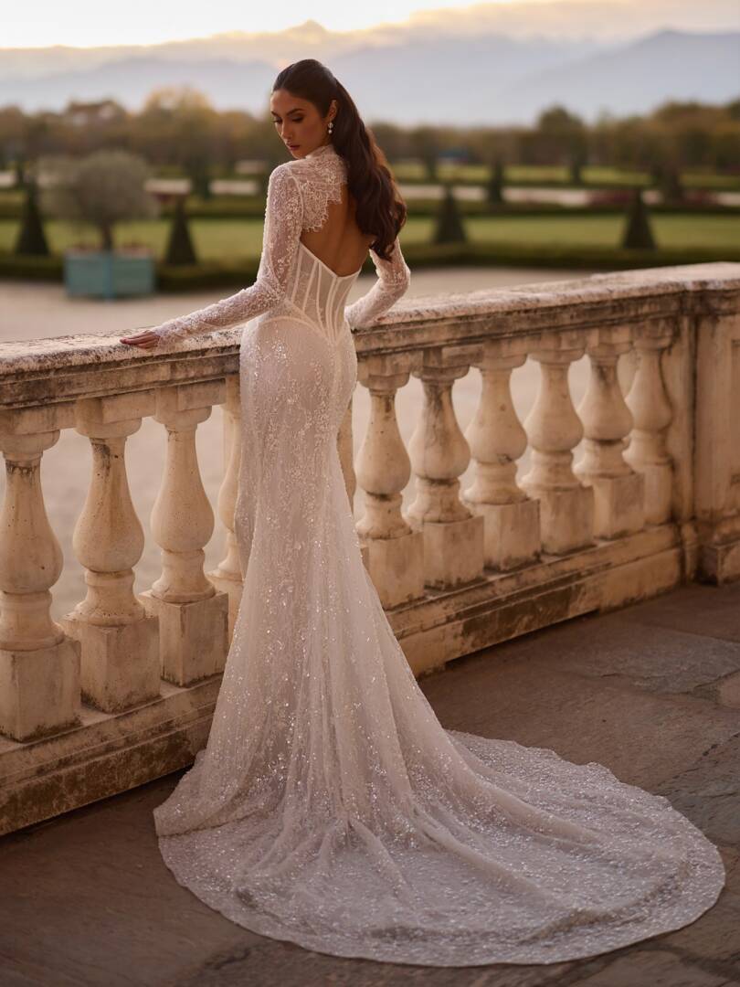 4-ester-couture-romantic-wedding-dress-trumpet-chapel-train-sweetheart-neckline-with-illusion-lace-overlay-bridal-gown-dominiss-couture-arcana-domin